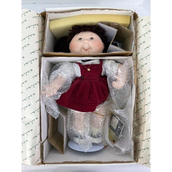Danbury Mint Porcelain 16" Cabbage Patch Kid Doll Jennifer Sue" 1995 - Picture 2 of 10